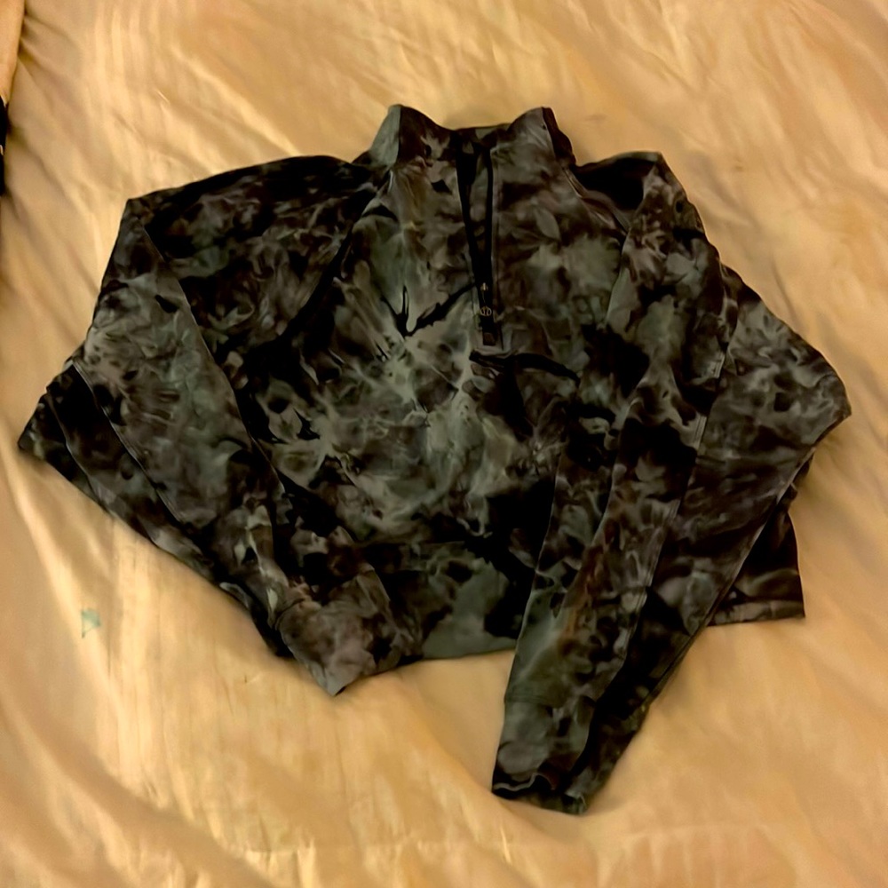 Lululemon Half Zipped Pullover